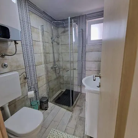 Neyra Villa Pula