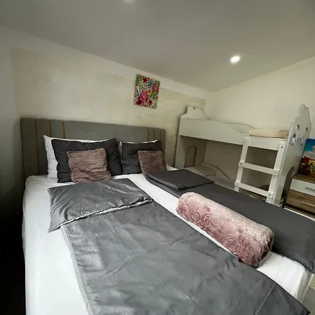 Neyra * Пула