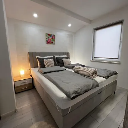 Neyra Villa